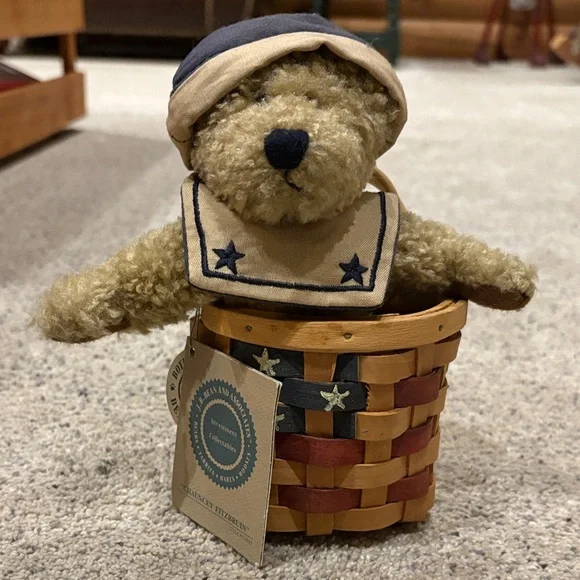 Boyd’s Bear in Woven Basket - Picture 1 of 3
